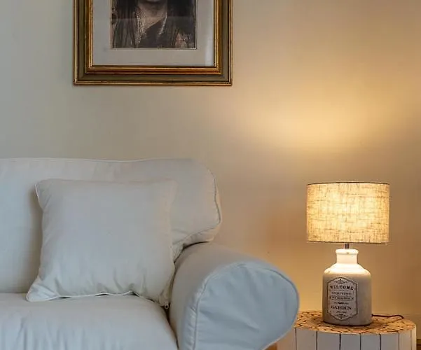 شقة Tuscany Stylish With Pool Borgo Pian Di Sala سان جيمينيانو