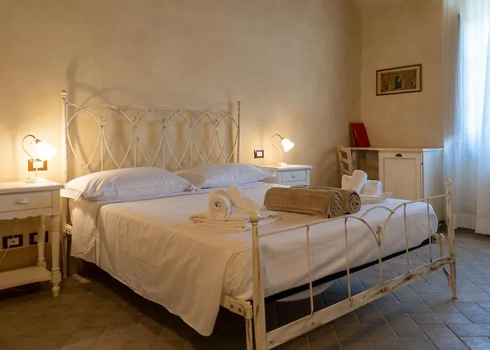 شقة Tuscany Stylish With Pool Borgo Pian Di Sala سان جيمينيانو